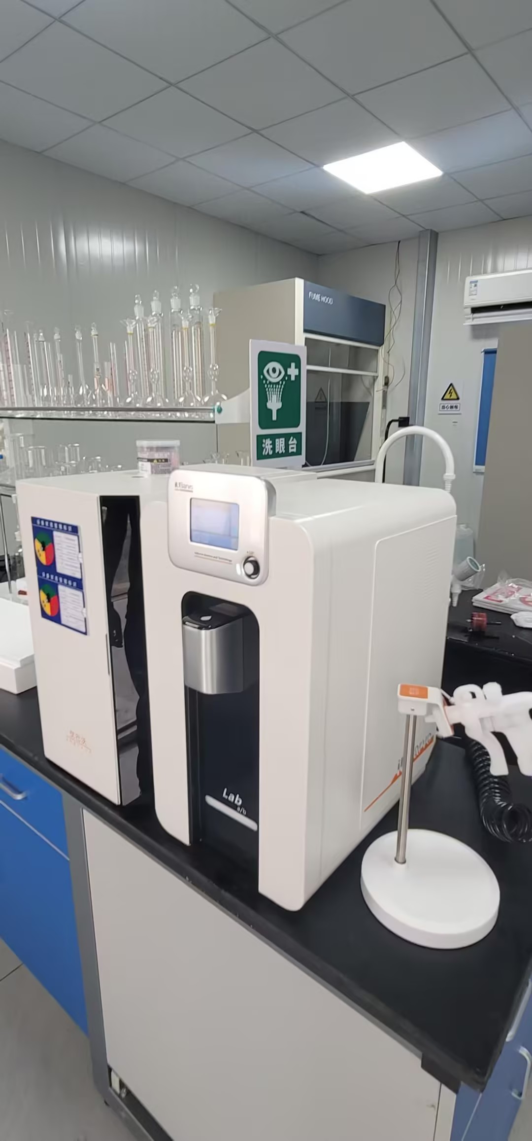 深度解析实验室超纯水机：水质标准与技术应用